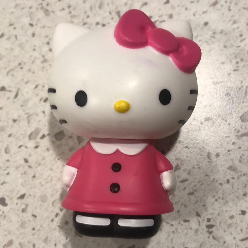 Hello kitty! ♡ - Picture 2 of 4
